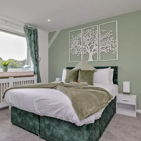 Supreme Luxury Apartment-Close To Airport-Free Parking Luton  Exterior photo