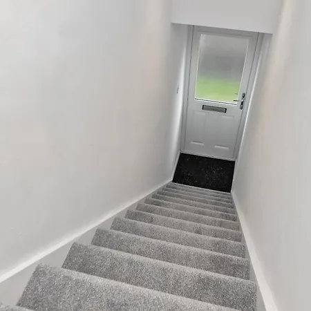Supreme Luxury Apartment-Close To Airport-Free Parking Luton  Exterior photo